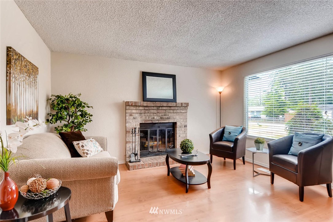 30155 3rd Place Southwest Federal Way, WA 98023 - Photo 3 of 25 Gallery Image 3