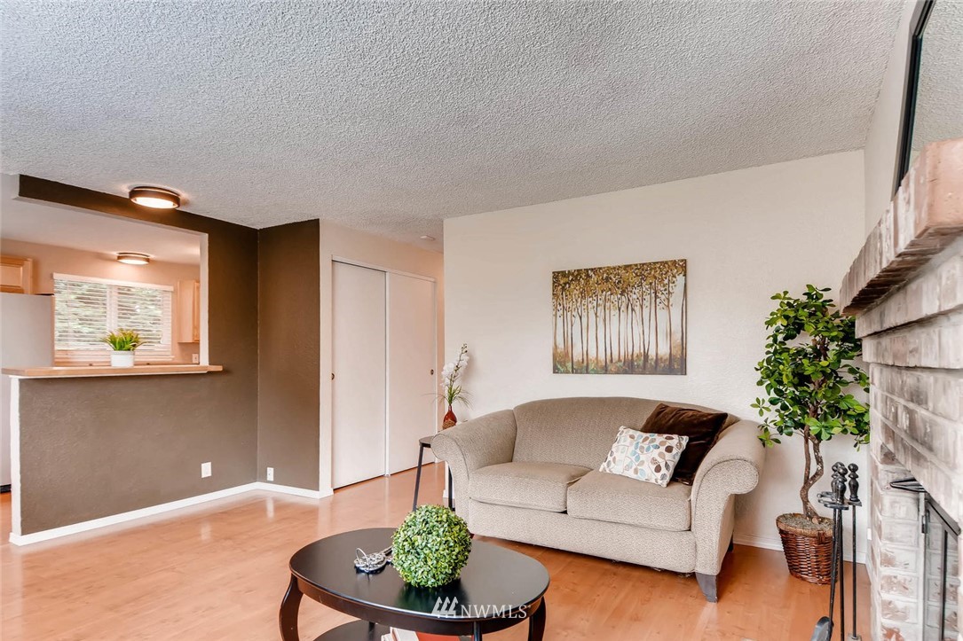 30155 3rd Place Southwest Federal Way, WA 98023 - Photo 4 of 25 Gallery Image 4