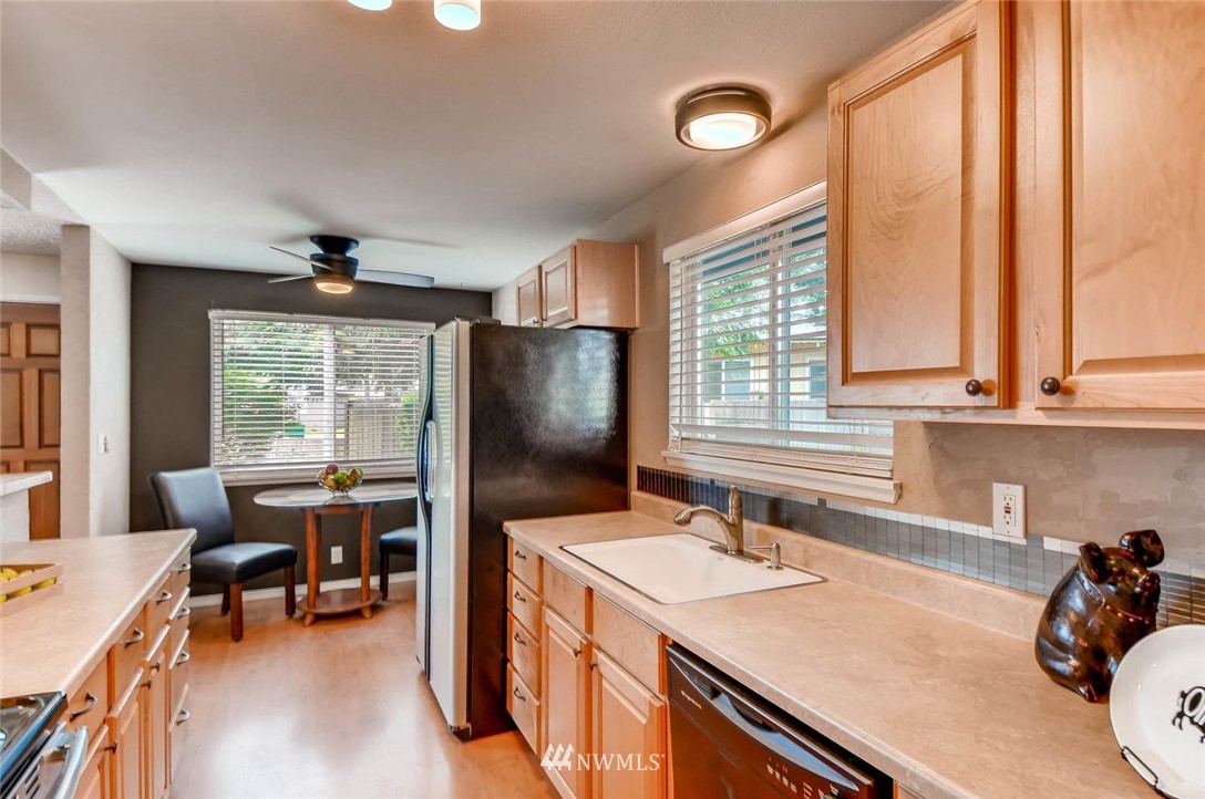 30155 3rd Place Southwest Federal Way, WA 98023 - Photo 8 of 25 Gallery Image 8