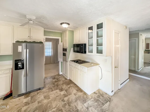 an empty room with a empty space