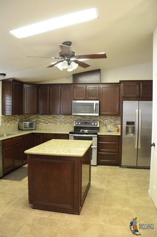579 West Carter Road Brawley, CA 92227 - Photo 9 of 32 Gallery Image 9