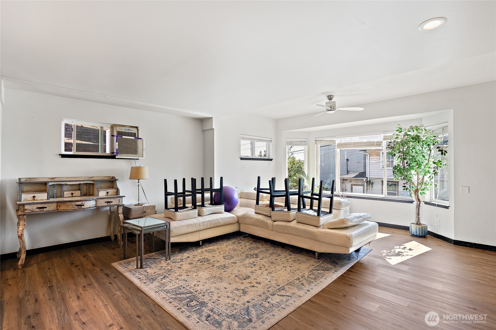 804 North Motor Place, Unit A Seattle, WA 98103 - Photo 3 of 20