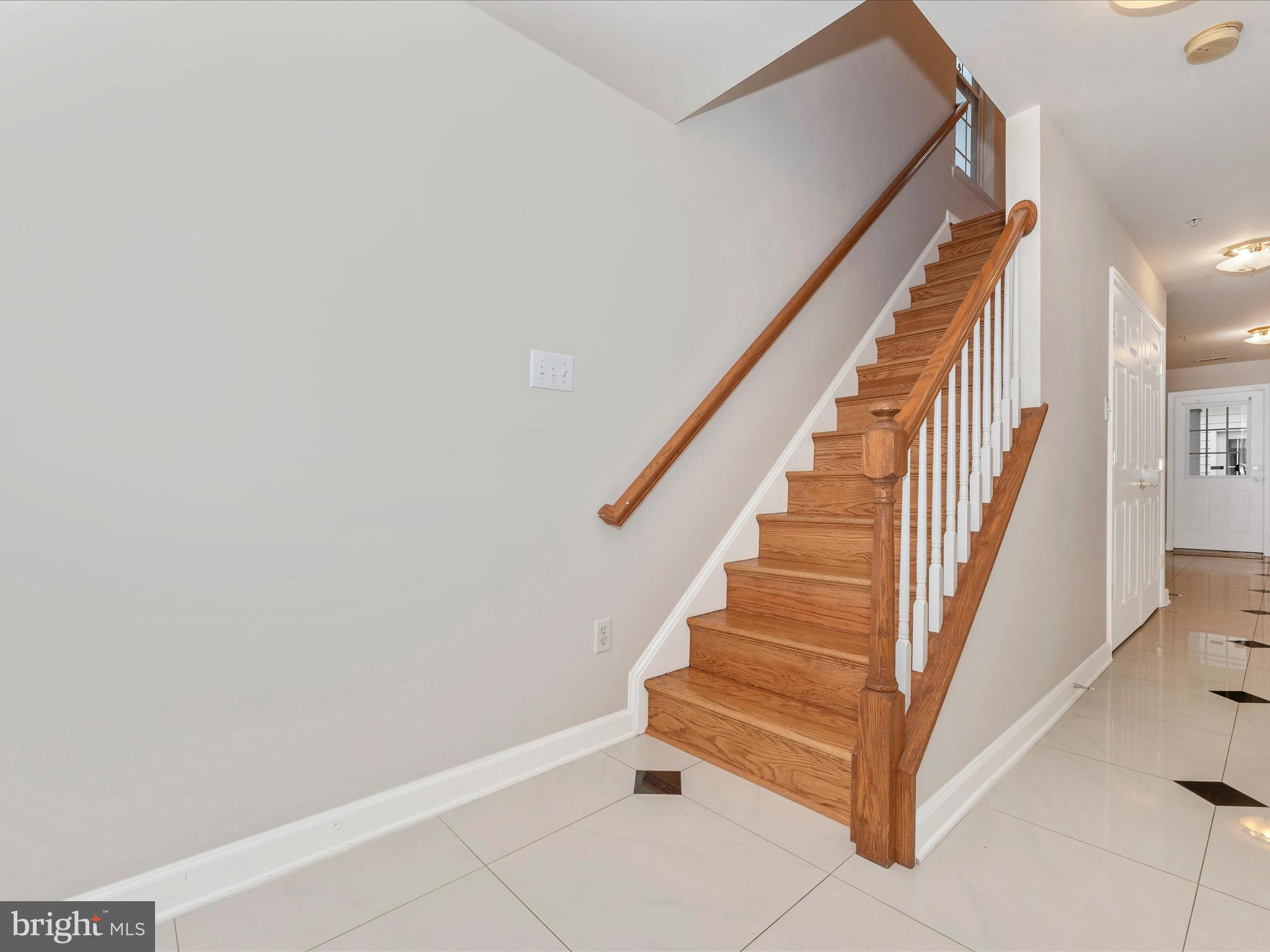 8812 Lew Wallace Road Frederick, MD 21704 - Photo 5 of 56 Foyer