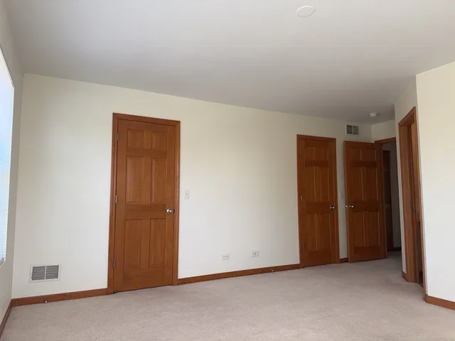 $2,095 | 2216 Evergreen Circle, Unit 2216, McHenry, IL 60050