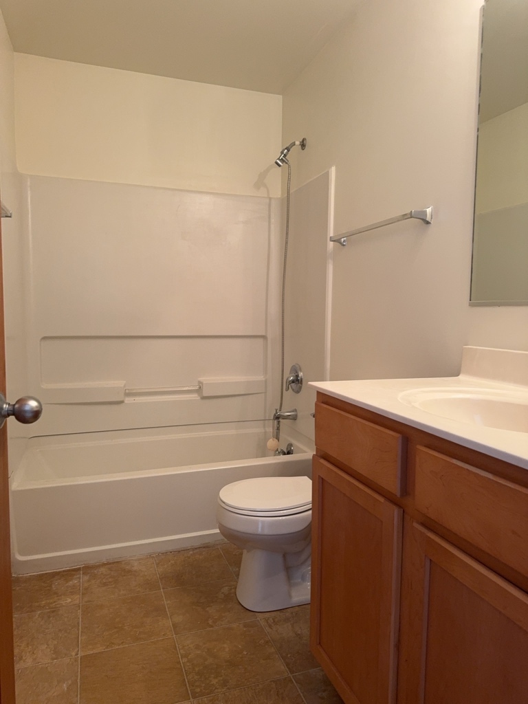 2216 Evergreen Circle, Unit 2216 McHenry, IL 60050 - Photo 24 of 28