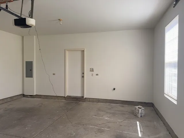 $2,095 | 2216 Evergreen Circle, Unit 2216, McHenry, IL 60050