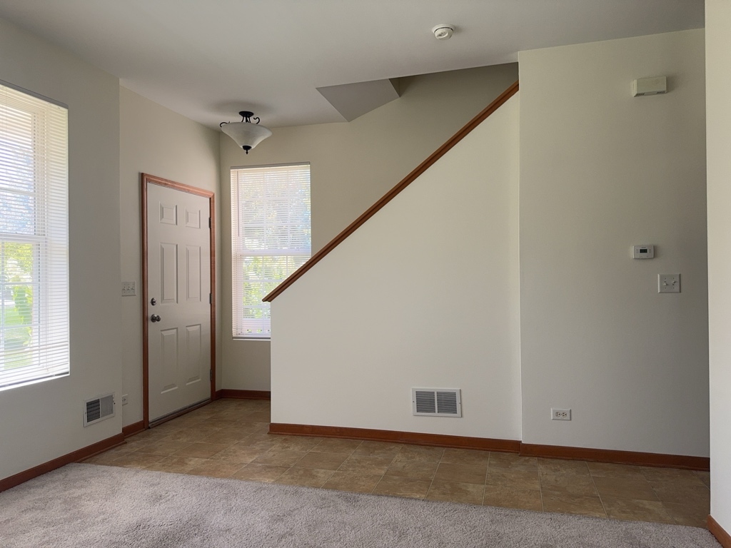 2216 Evergreen Circle, Unit 2216 McHenry, IL 60050 - Photo 5 of 28