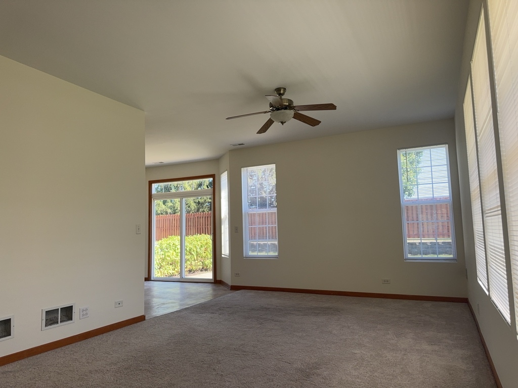 2216 Evergreen Circle, Unit 2216 McHenry, IL 60050 - Photo 8 of 28