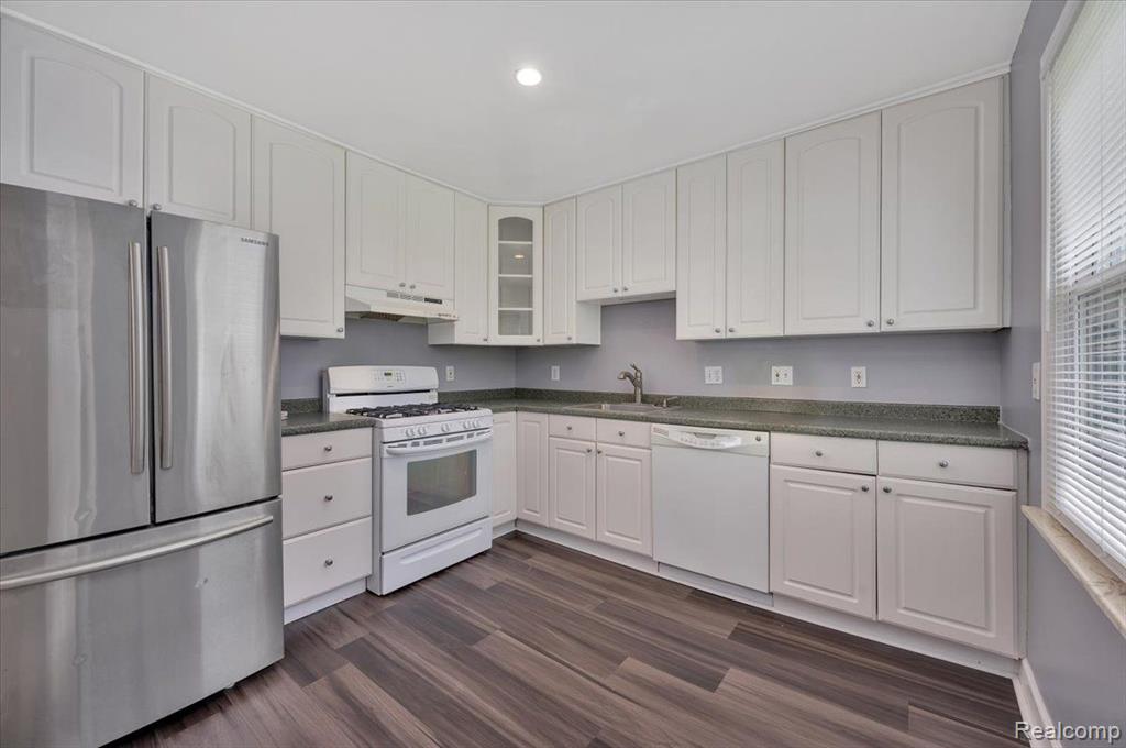 25107 Rosenbusch Boulevard Warren, MI 48089 - Photo 7 of 18
