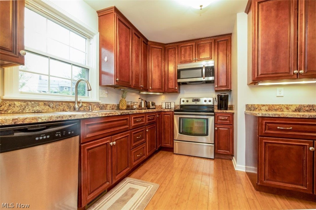 3519 Edison Road Cleveland, OH 44121 - Photo 10 of 29 Gallery Image 10
