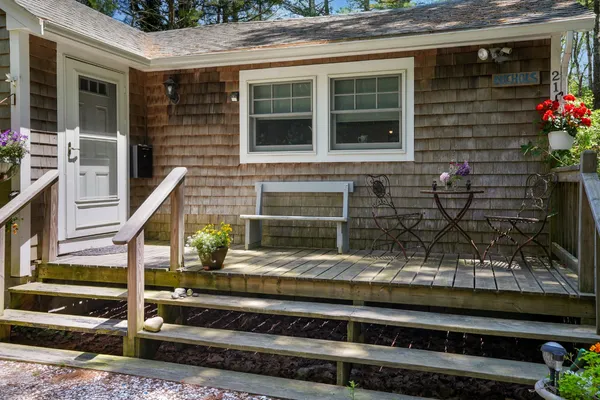 $925,000 | 21 Clay Pit Road, Edgartown, MA 02539