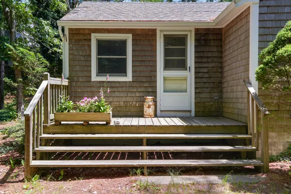 $925,000 | 21 Clay Pit Road, Edgartown, MA 02539