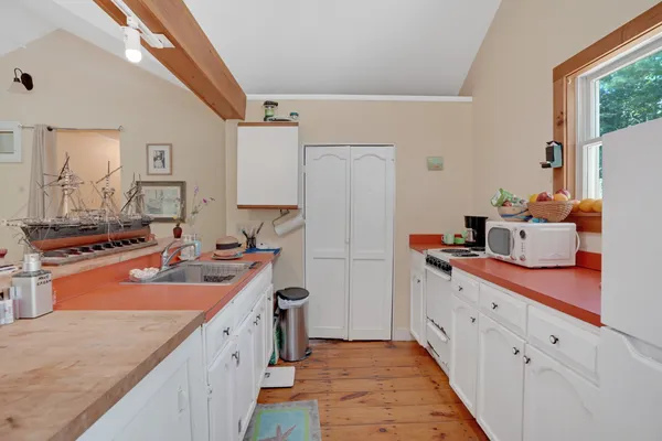 $925,000 | 21 Clay Pit Road, Edgartown, MA 02539