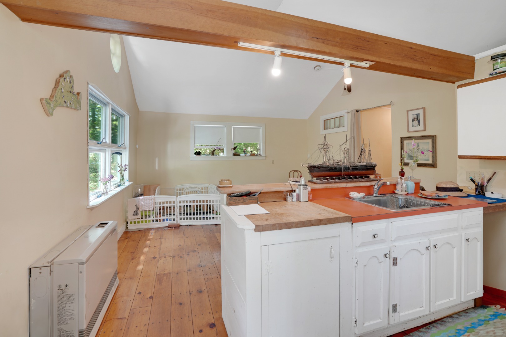 21 Clay Pit Road Edgartown, MA 02539 - Photo 10 of 20 a view of a kitchen with electric appliances