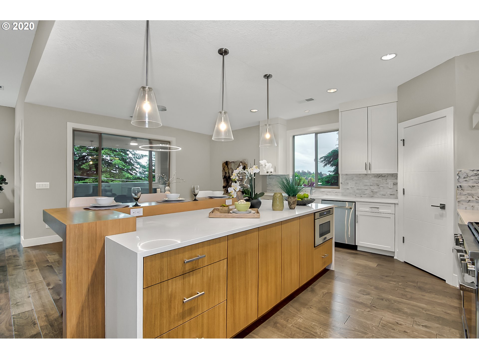 6351 Burma Road Lake Oswego, OR 97035 - Photo 5 of 28 Gallery Image 5