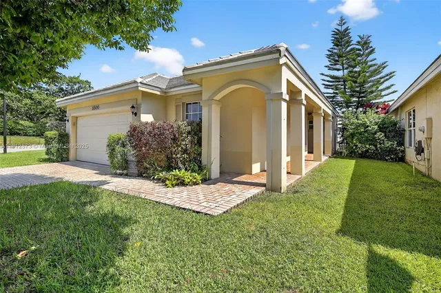 $619,000 | 8800 Lake Park Circle North, Davie, FL 33328