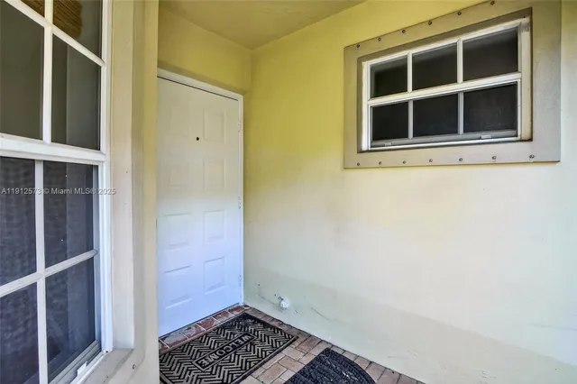 $619,000 | 8800 Lake Park Circle North, Davie, FL 33328