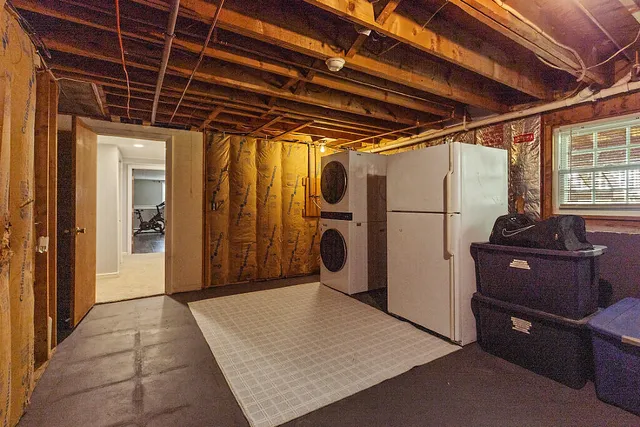 $490,000 | 50 Country Club Road, Manchester, ME 04351