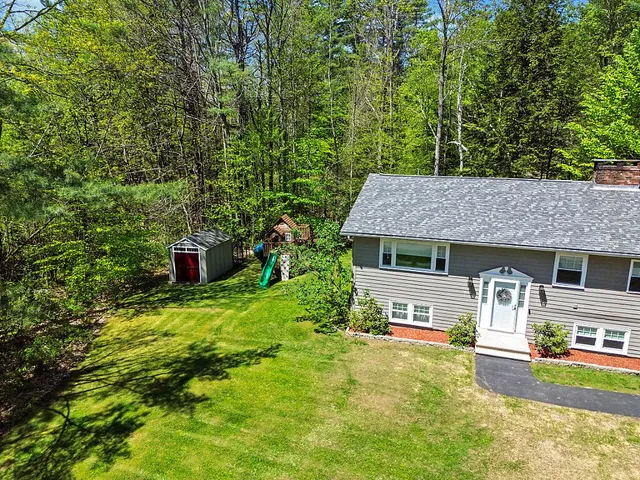 $490,000 | 50 Country Club Road, Manchester, ME 04351
