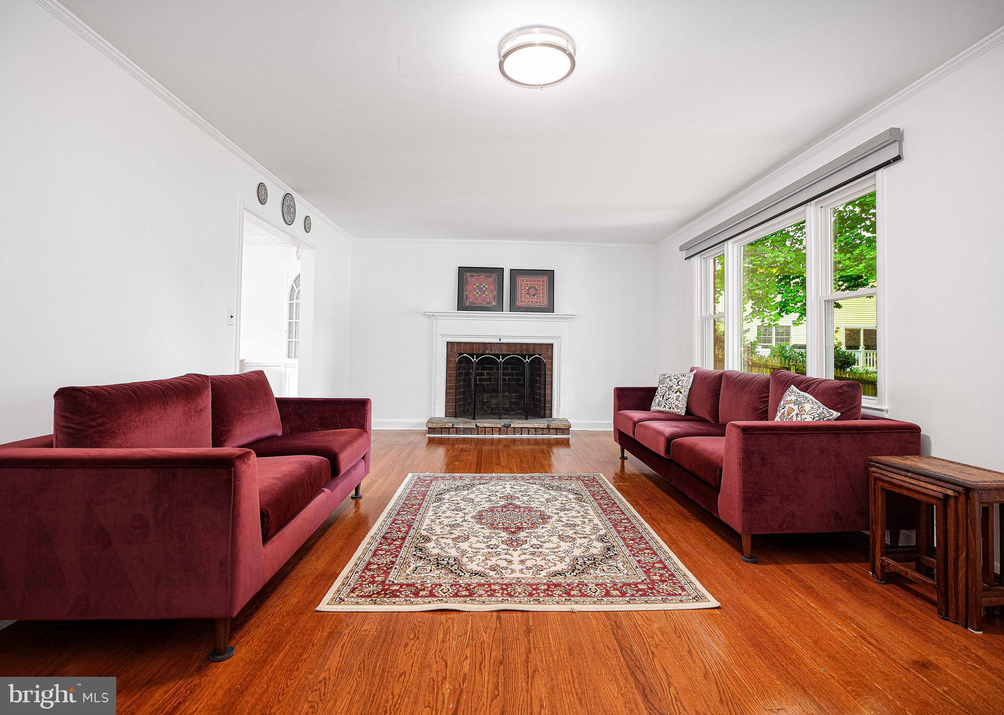 448 Range Road Baltimore, MD 21204 - Photo 11 of 42 Living Room