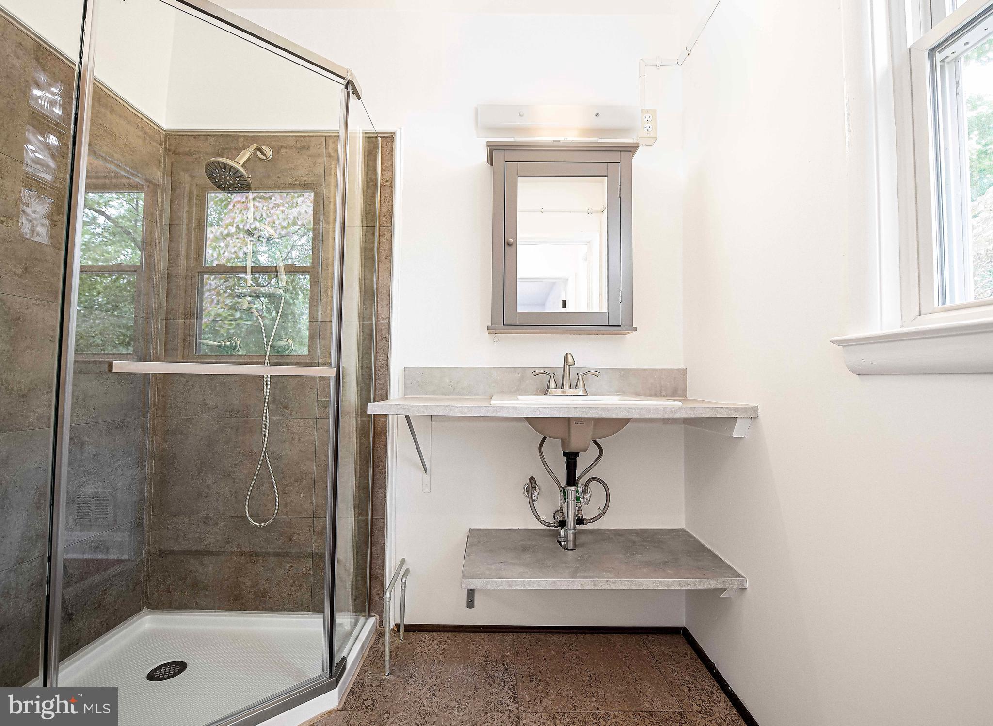 448 Range Road Baltimore, MD 21204 - Photo 26 of 42 Upper Level Full Primary Bath