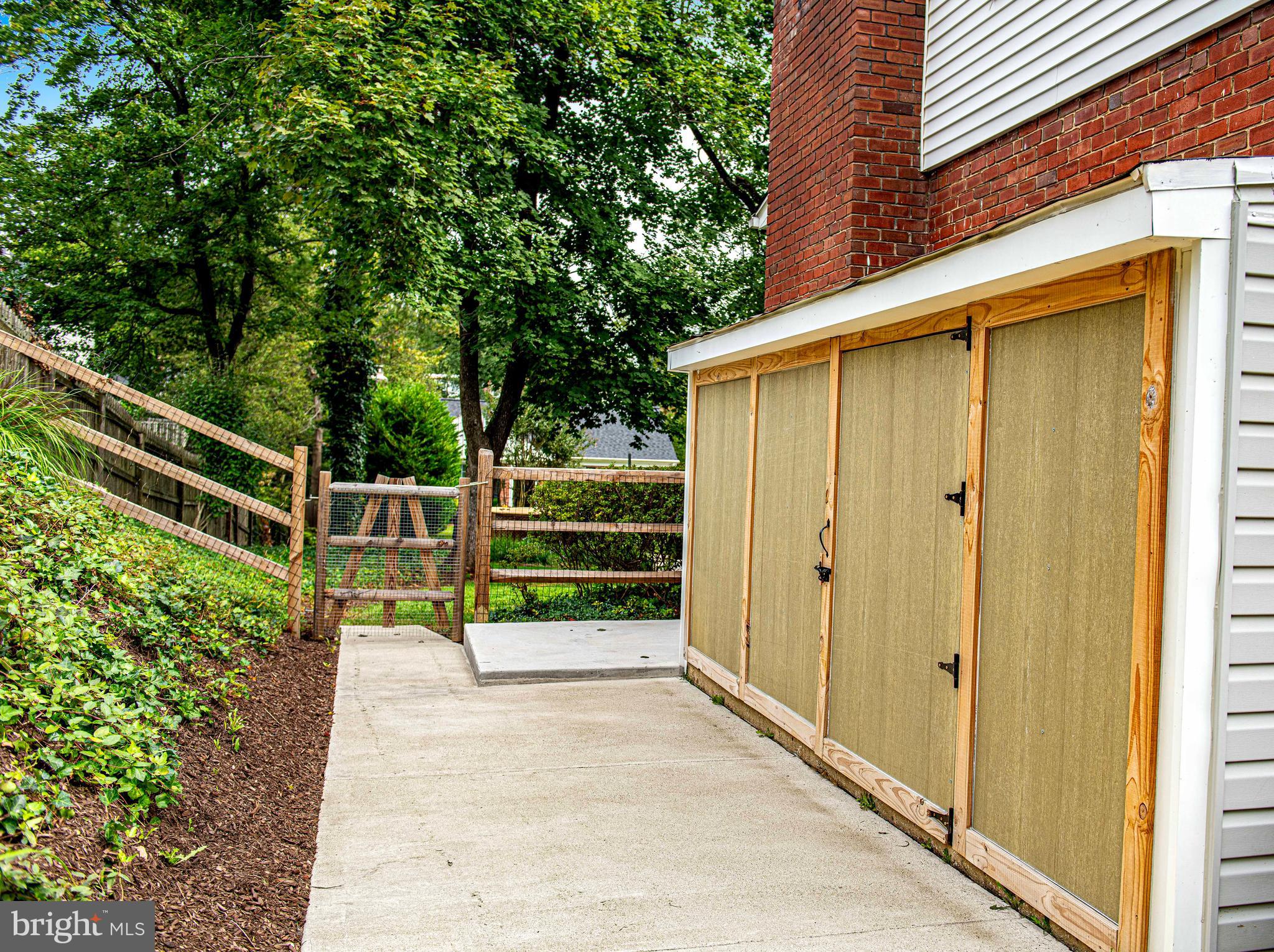 448 Range Road Baltimore, MD 21204 - Photo 38 of 42 Large Shed, Side