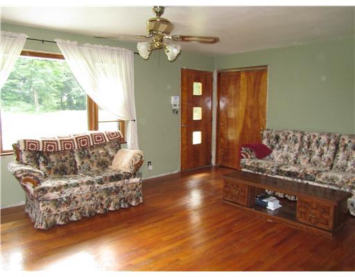 281 Ligo Road Mercer, PA 16137 - Photo 8 of 18 Living Room.