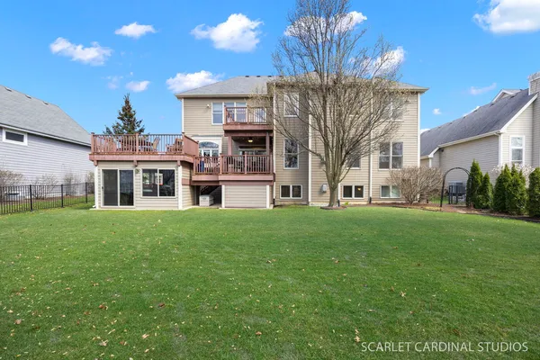 $800,000 | 832 Deering Court, West Chicago, IL 60185