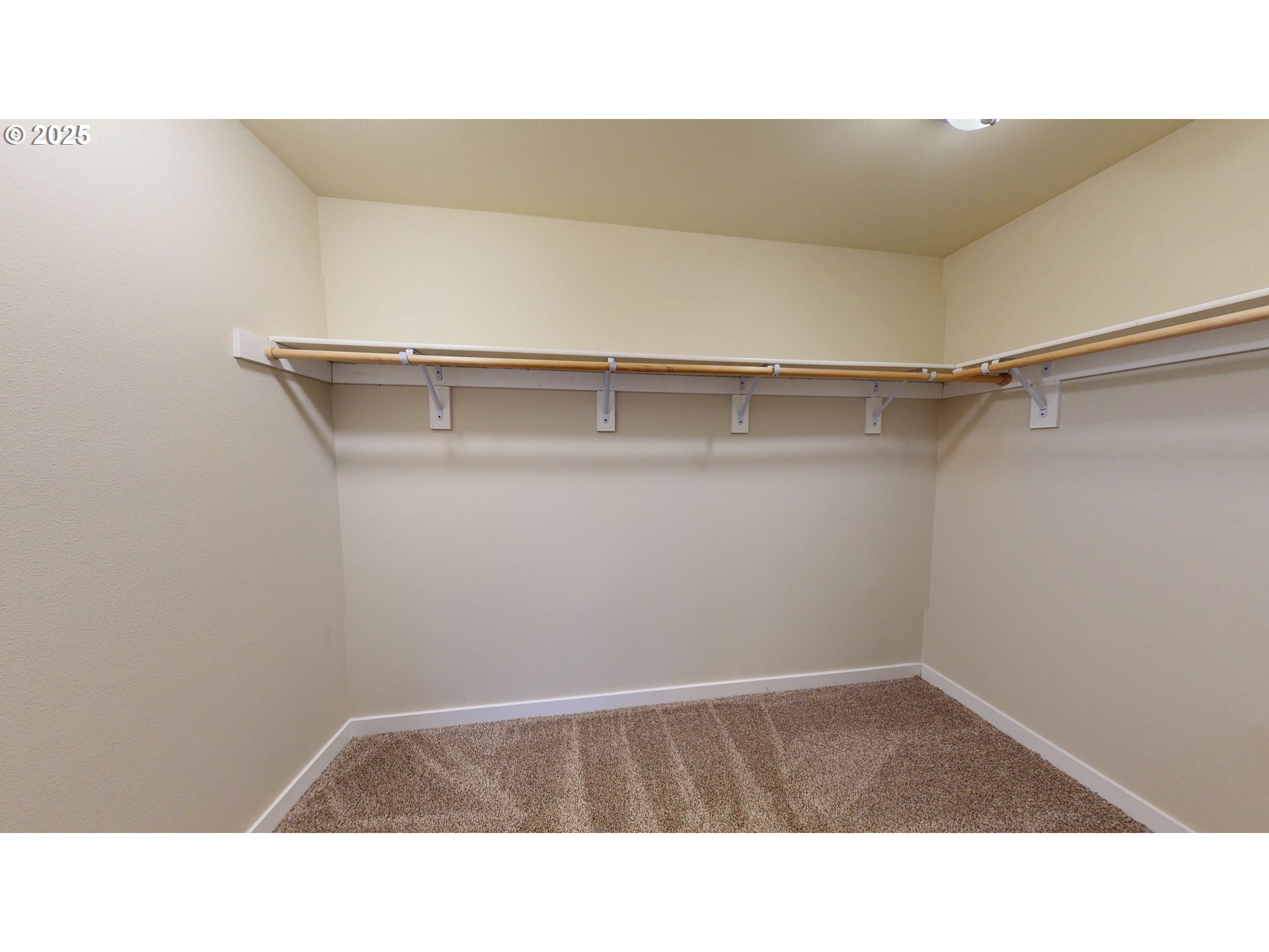 386 Southwest 203rd Terrace Beaverton, OR 97006 - Photo 12 of 24 a open space with a sink