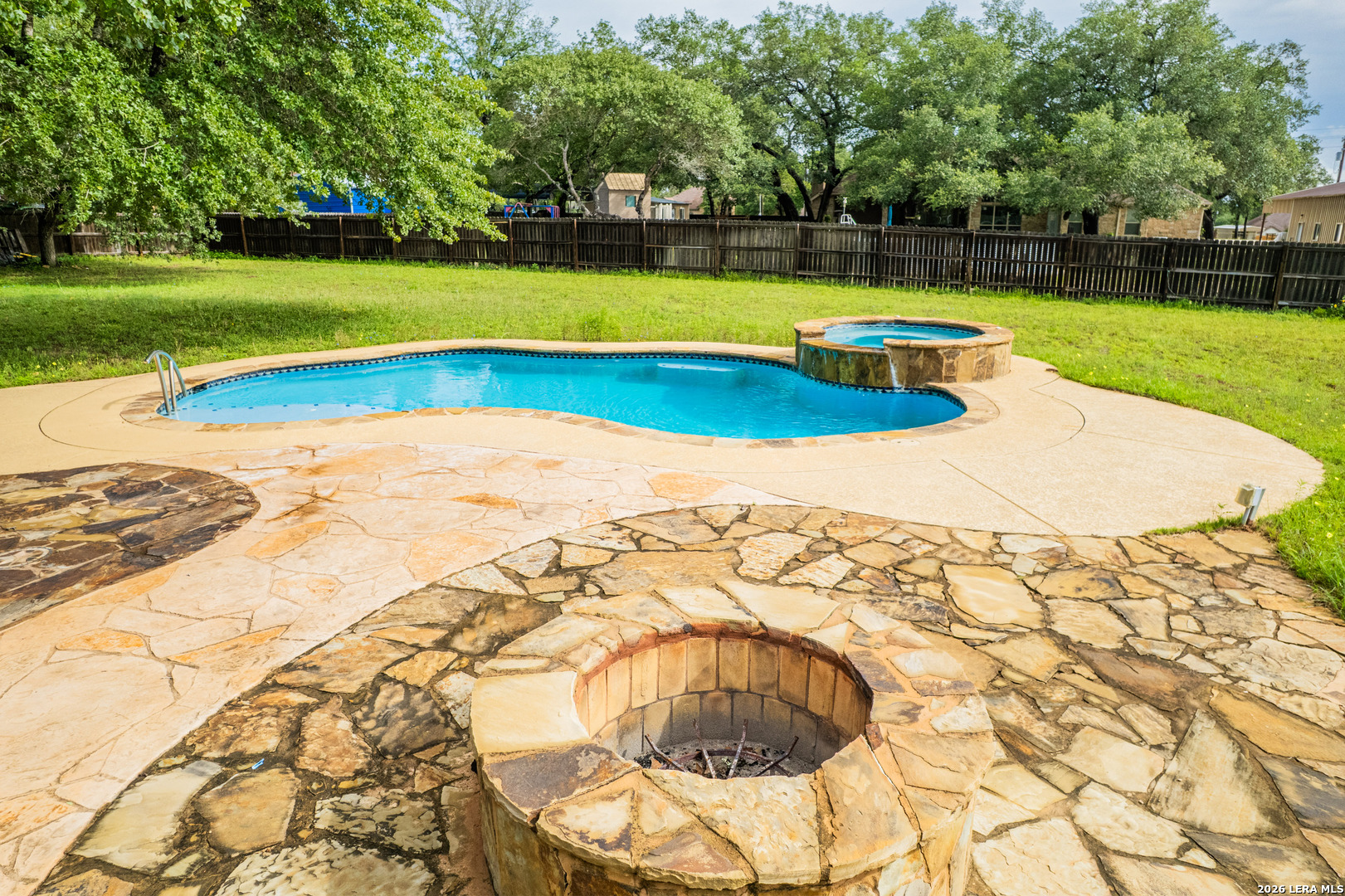 133 Copper Ridge Drive La Vernia, TX 78121 - Photo 3 of 36