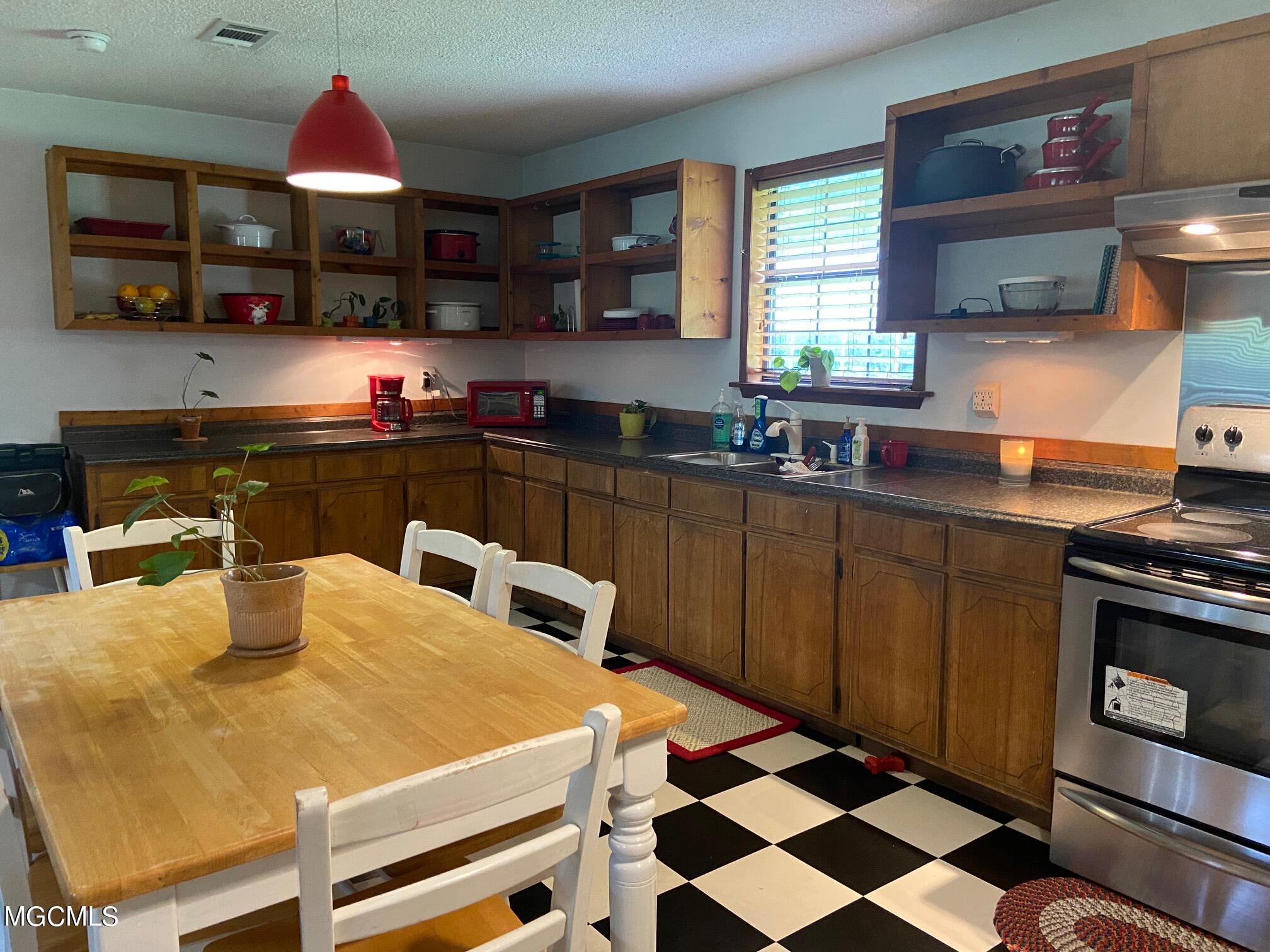 5401 Wildwood Road Moss Point, MS 39562 - Photo 8 of 24 IMG_3761