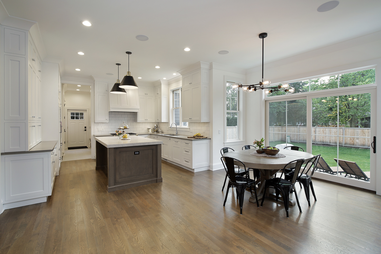 511 Pinecrest Lane Wilmette, IL 60091 - Photo 4 of 25