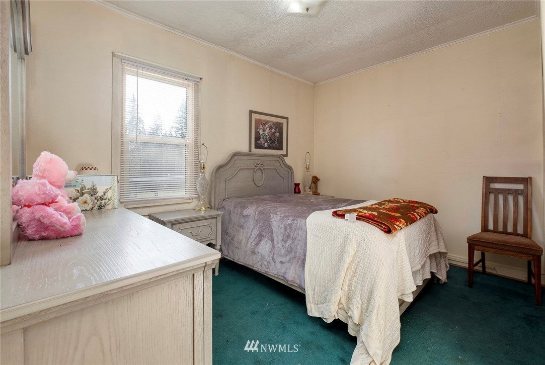 5030 Southeast Hovgaard Road Olalla, WA 98359 - Photo 13 of 16 Gallery Image 13