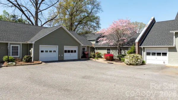 $214,500 | 247 5th Avenue Northeast, Unit 8, Hickory, NC 28601