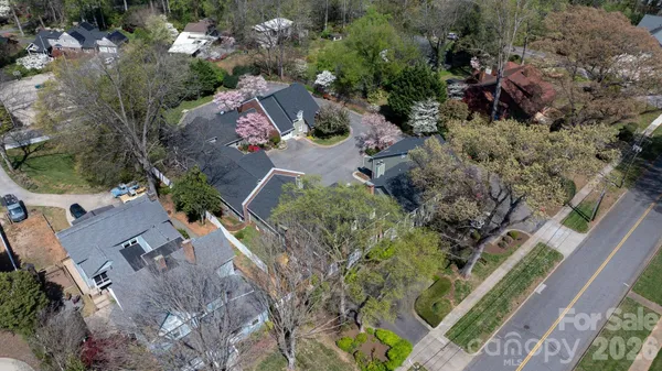 $214,500 | 247 5th Avenue Northeast, Unit 8, Hickory, NC 28601