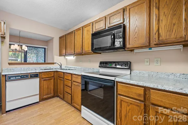 $214,500 | 247 5th Avenue Northeast, Unit 8, Hickory, NC 28601