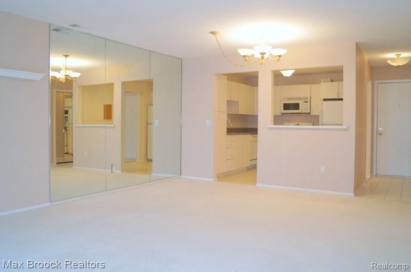 30414 Orchard Lake Road, Unit 7 Farmington, MI 48334 - Photo 3 of 22