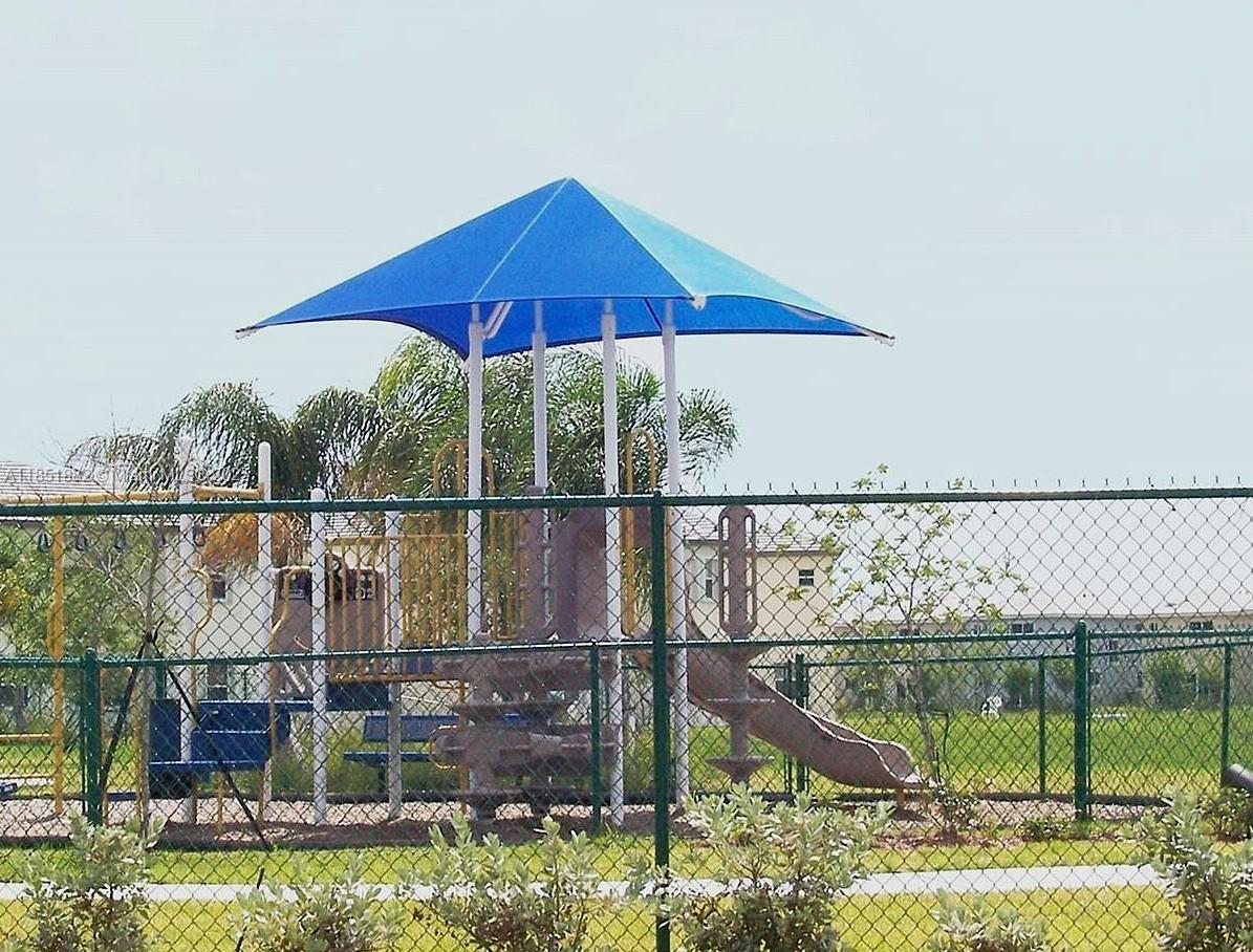 2933 Southeast 2nd Drive, Unit 2 Homestead, FL 33033 - Photo 10 of 38 a view of ocean from a balcony