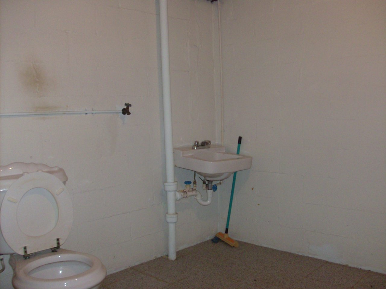 6615 Sherry Road Roanoke, VA 24019 - Photo 22 of 32 Half Bath lower level