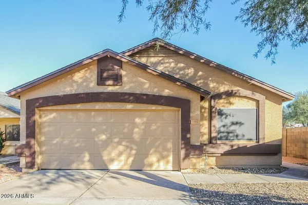 $2,200 | 2902 West Irma Lane, Phoenix, AZ 85027