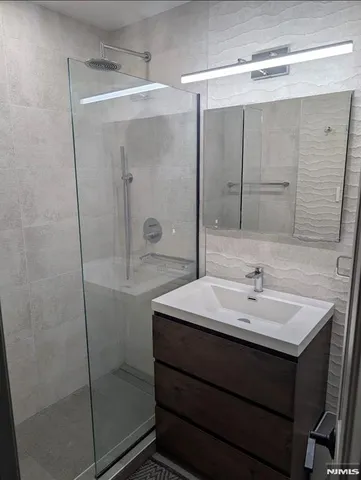 $395,000 | 2352 Linwood Avenue, Unit 7G, Fort Lee, NJ 07024