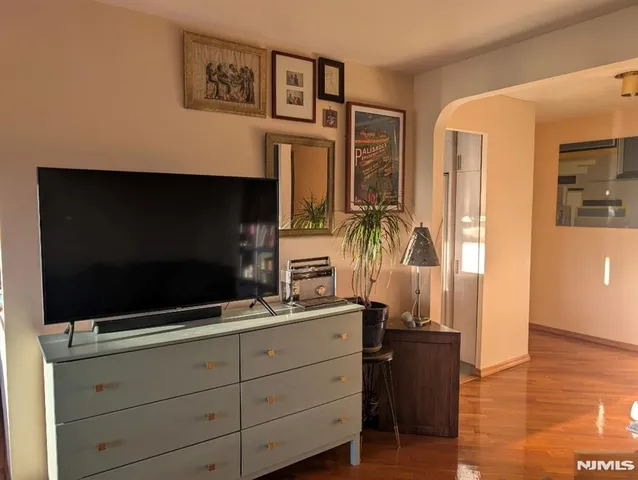 $395,000 | 2352 Linwood Avenue, Unit 7G, Fort Lee, NJ 07024