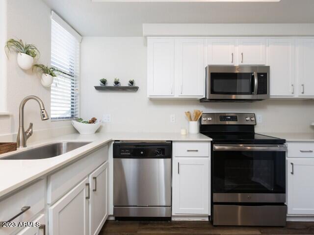 3636 East Inverness Avenue, Unit 2 Mesa, AZ 85206 - Photo 3 of 21 Kitchen
