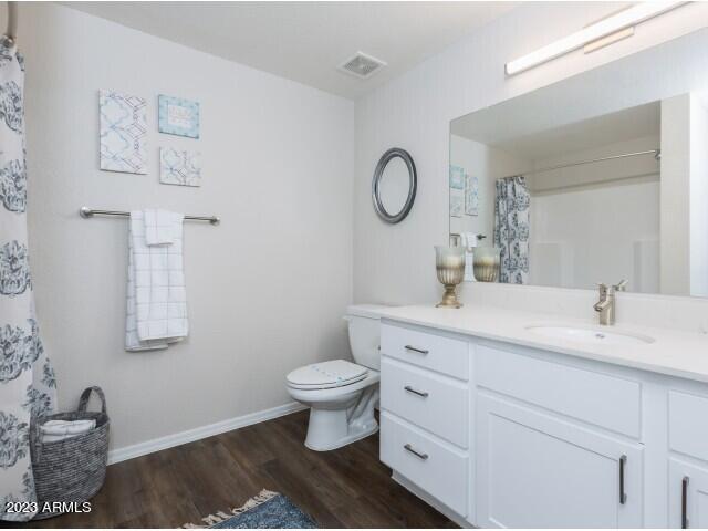3636 East Inverness Avenue, Unit 2 Mesa, AZ 85206 - Photo 8 of 21 Bathroom