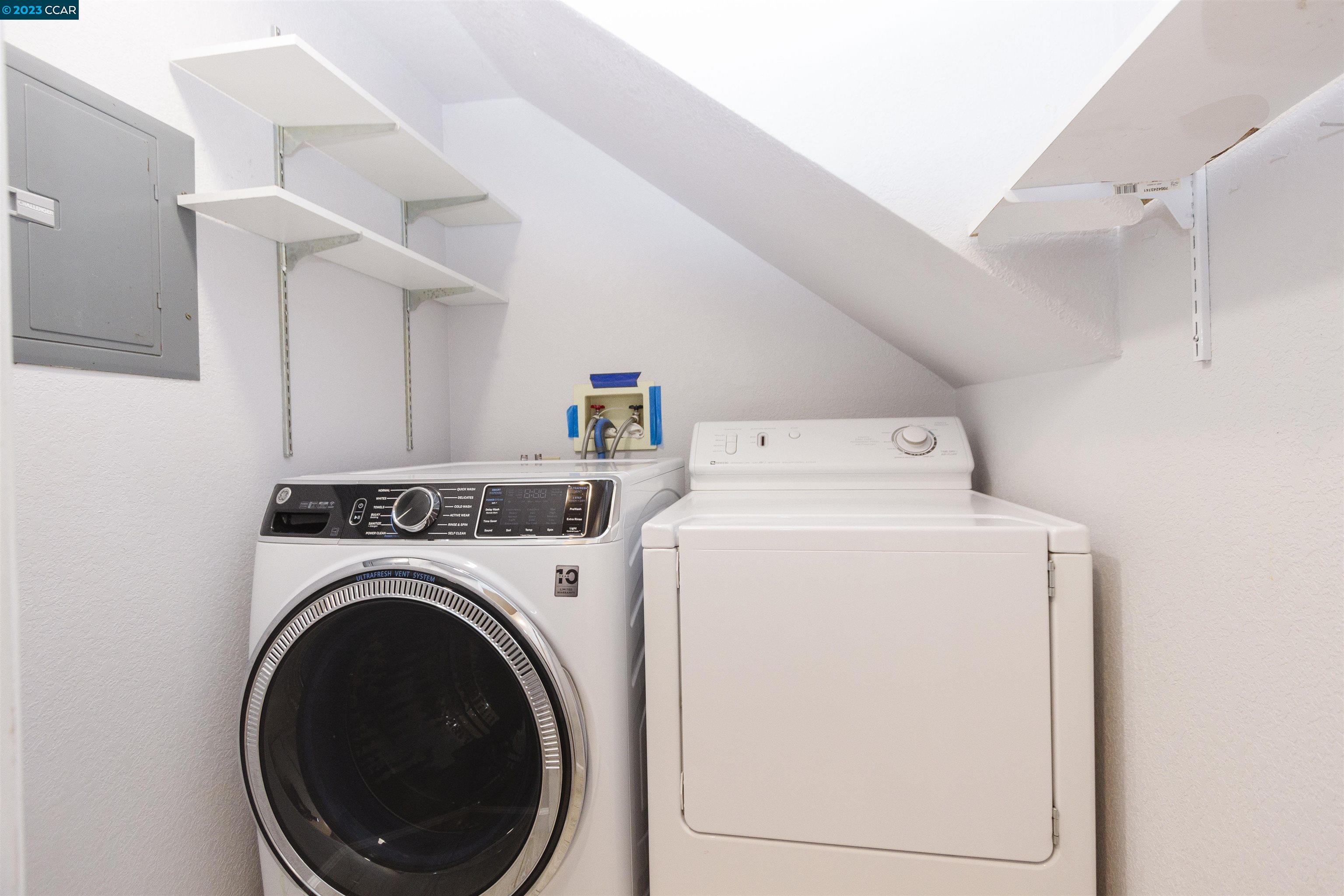 5291 Pebble Glen Drive Concord, CA 94521 - Photo 15 of 21 a utility room with dryer and washer