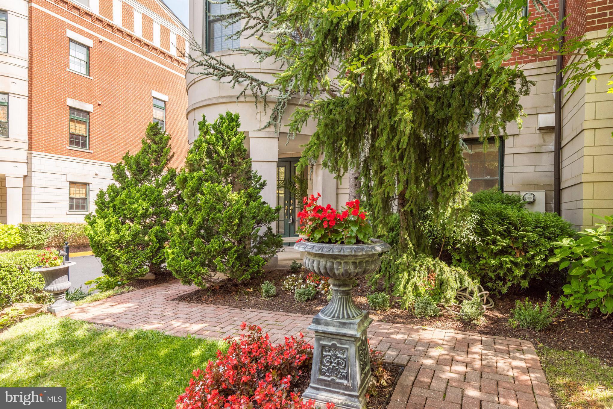 12070 Chancery Station Circle Reston, VA 20190 - Photo 2 of 30 Exterior (Front)