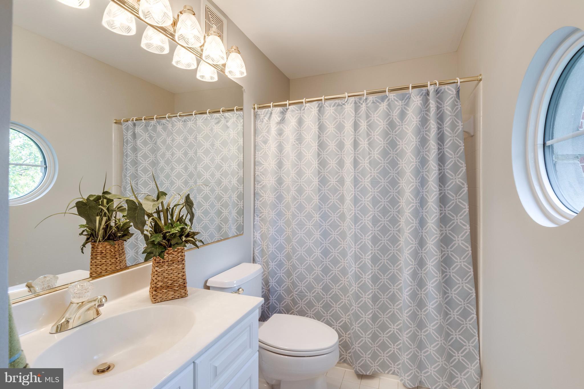 12070 Chancery Station Circle Reston, VA 20190 - Photo 22 of 30 Bath