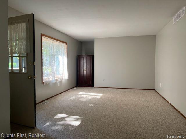3950 South Sheldon Road Canton, MI 48188 - Photo 4 of 43 Living Room