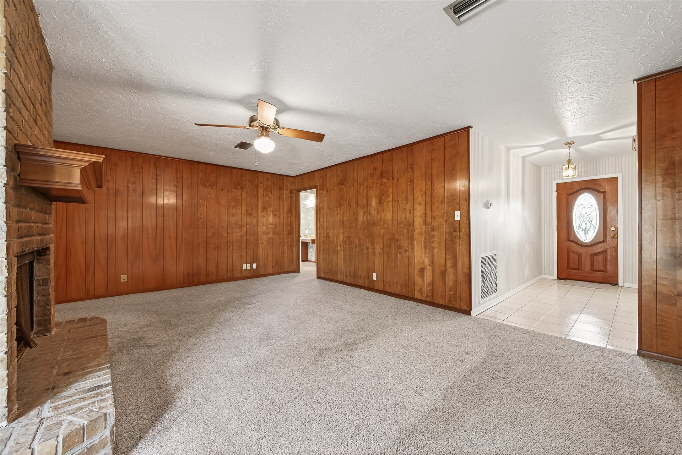 1215 Easy Street Rosenberg, TX 77471 - Photo 15 of 48 Living Room