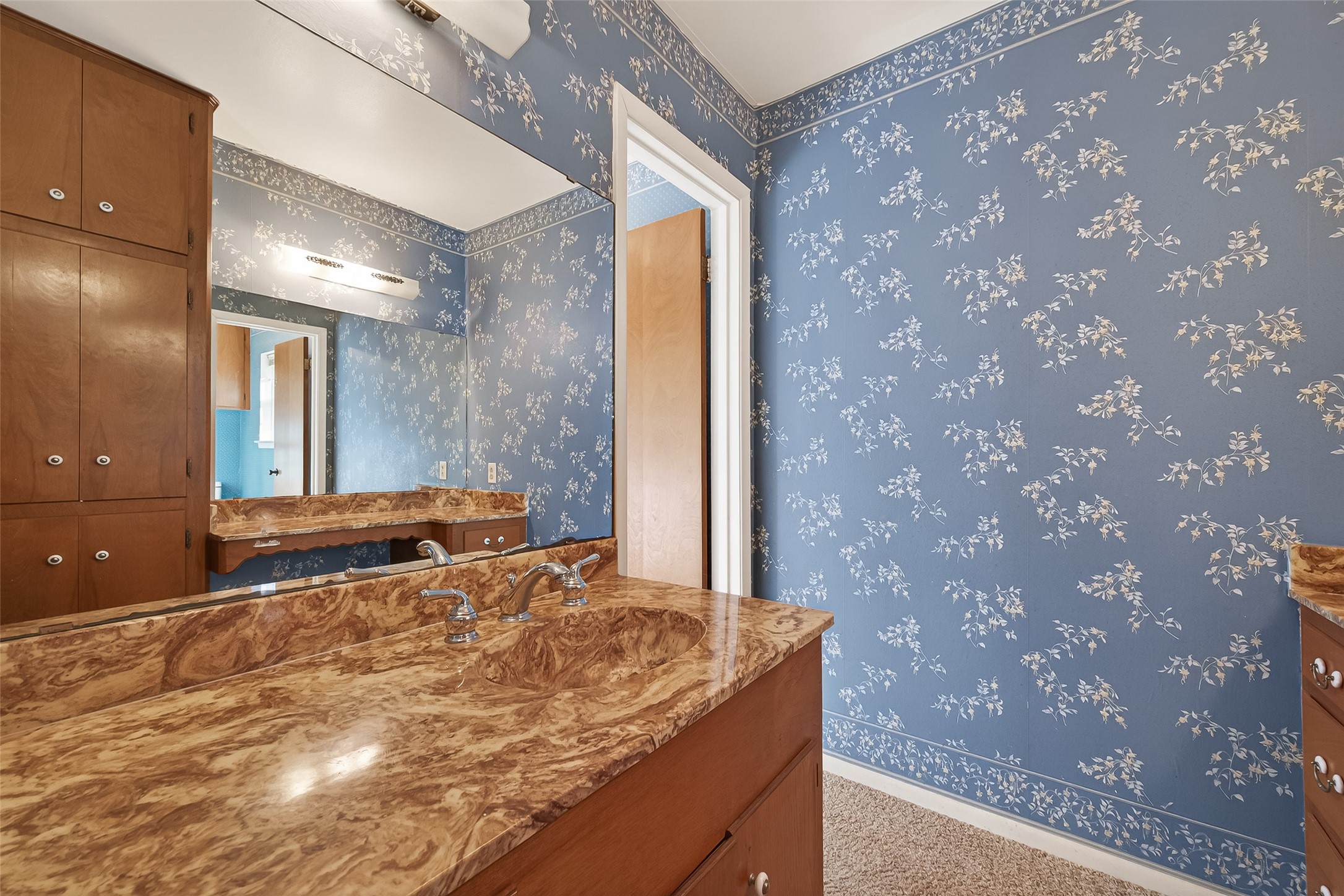 1215 Easy Street Rosenberg, TX 77471 - Photo 34 of 48 Hall Bathroom